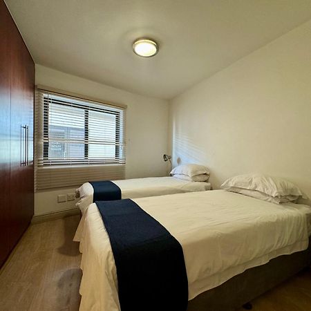 Loddey'S Self Catering Apartments - By Beach Collection Strand Ngoại thất bức ảnh