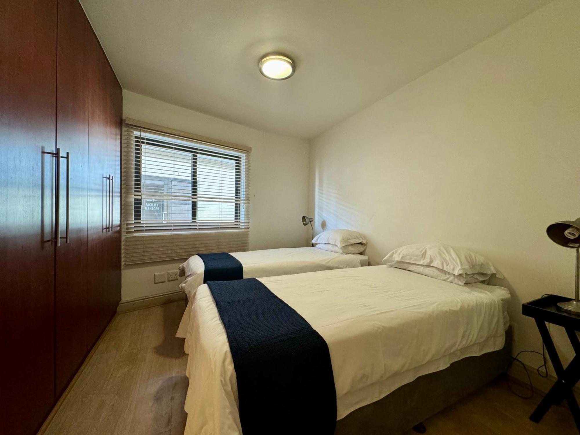 Loddey'S Self Catering Apartments - By Beach Collection Strand Ngoại thất bức ảnh